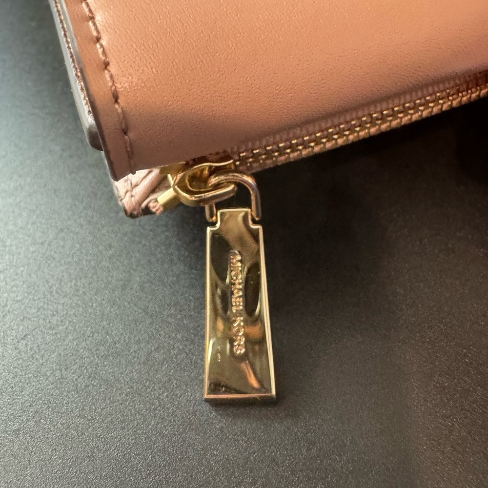NWOT Michael Kors Carmen Ballet Pink Medium Trifold Wallet - Picture 9 of 10
